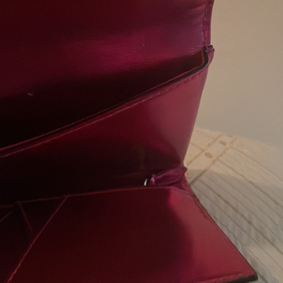 Victoria’s Secret’s Fuchsia Metallic Snakeskin Metallic Wristlet/Wallet💕.NWT - Picture 8 of 11